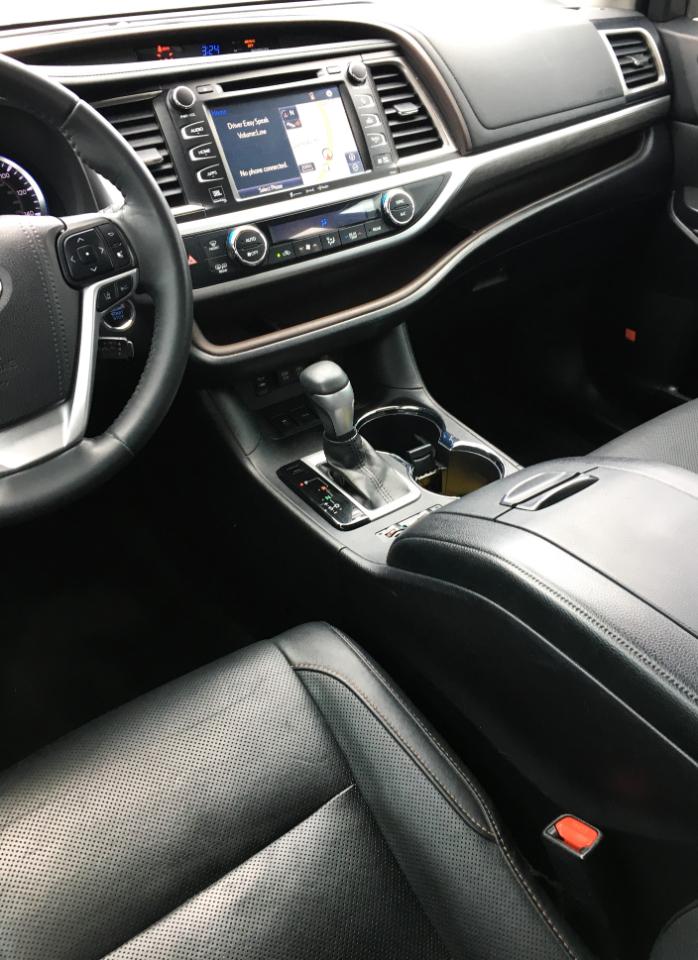 Toyota Highlander Limited V6 FWD (Natl) 2019