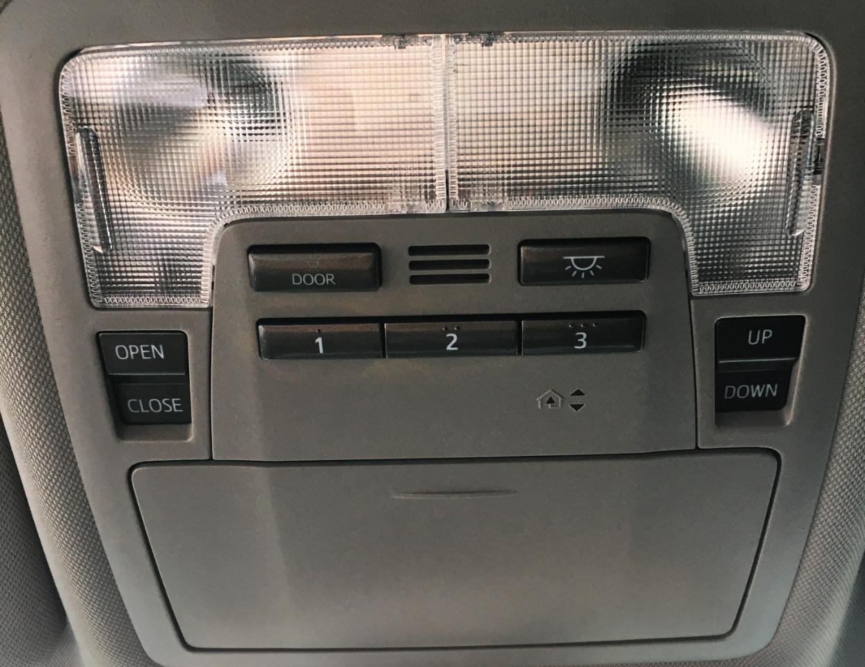 Toyota Highlander Limited V6 FWD (Natl) 2019