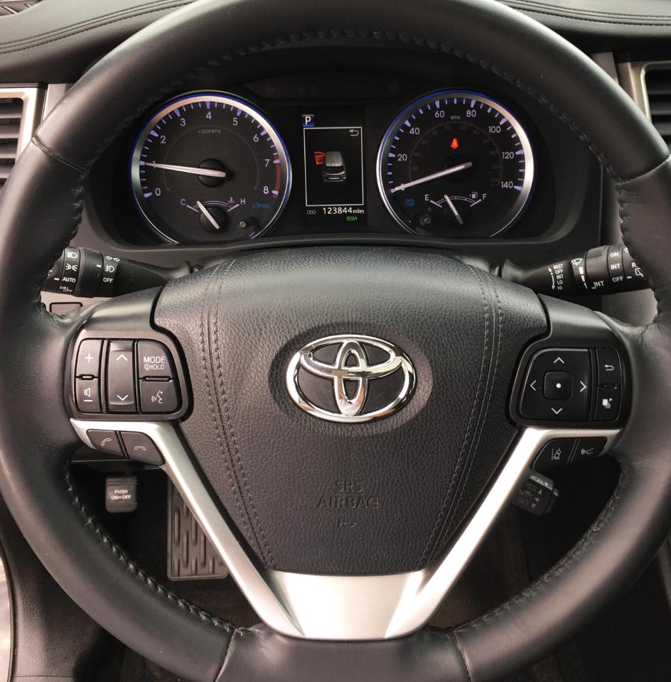 Toyota Highlander Limited V6 FWD (Natl) 2019