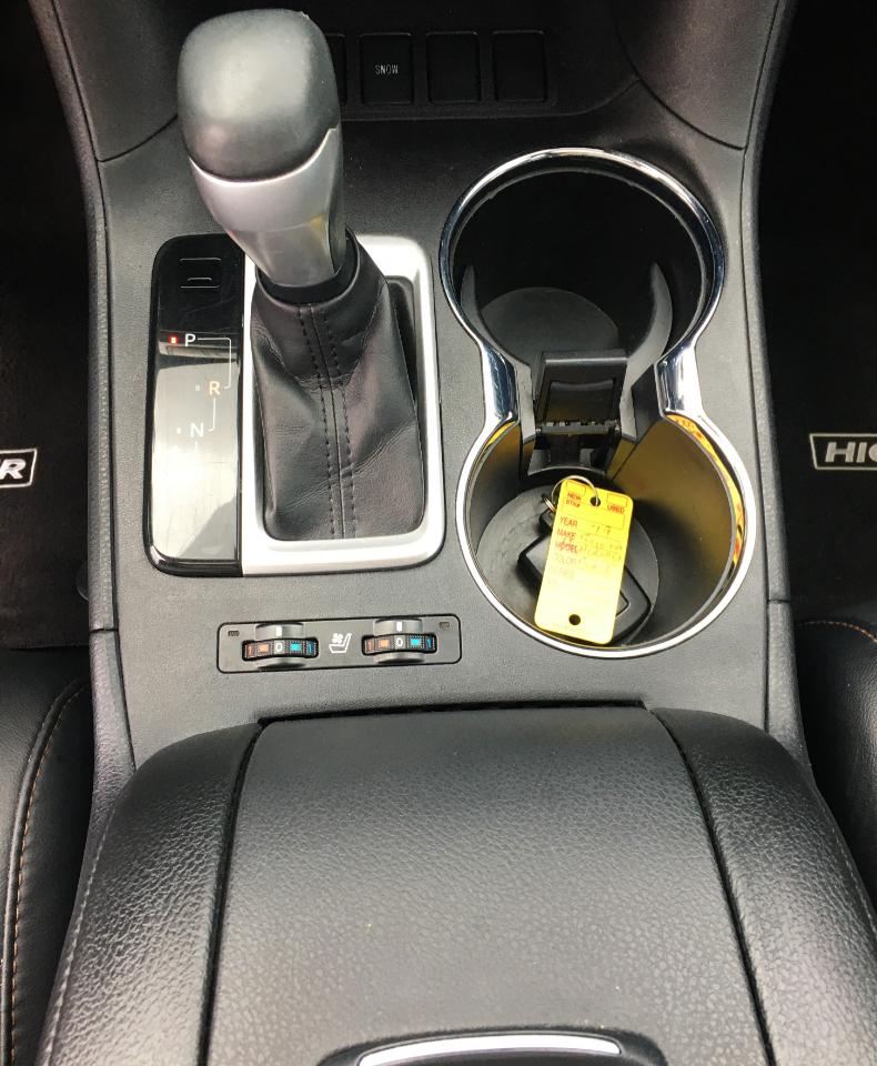 Toyota Highlander Limited V6 FWD (Natl) 2019