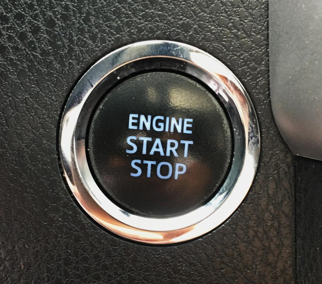 Toyota Highlander Limited V6 FWD (Natl) 2019