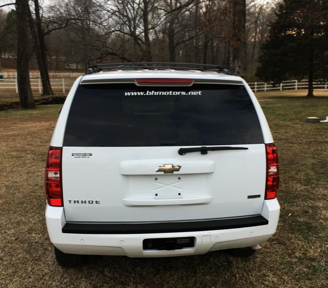 Chevrolet Tahoe 4WD 4dr 1500 LT 2011