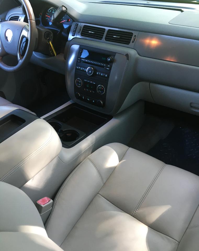 Chevrolet Tahoe 4WD 4dr 1500 LT 2011