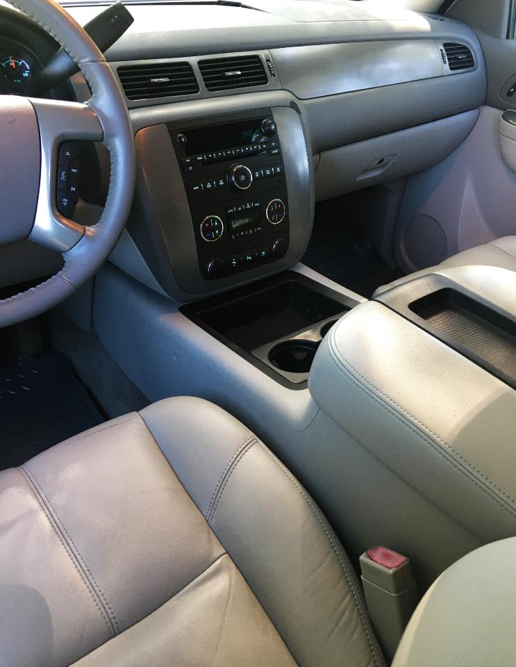 Chevrolet Tahoe 4WD 4dr 1500 LT 2011