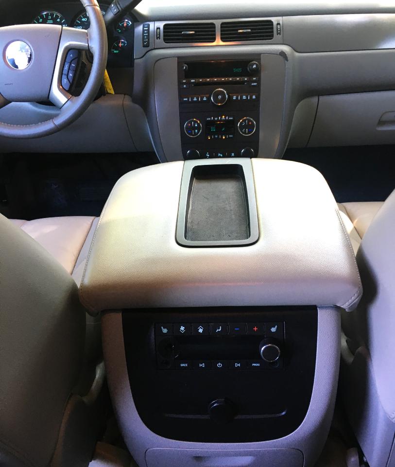 Chevrolet Tahoe 4WD 4dr 1500 LT 2011