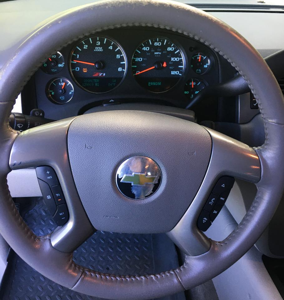 Chevrolet Tahoe 4WD 4dr 1500 LT 2011