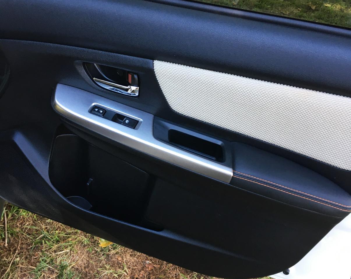 Subaru Crosstrek 5dr Man 2.0i Premium 2016