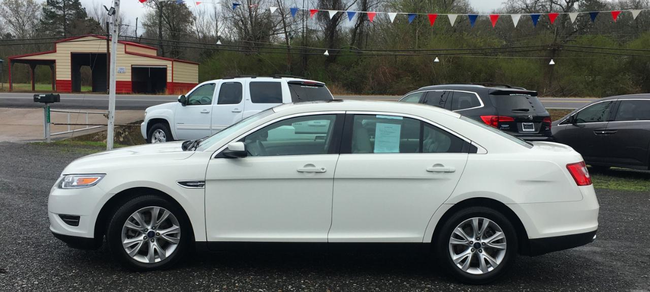 Ford Taurus 4dr Sdn SEL FWD 2011