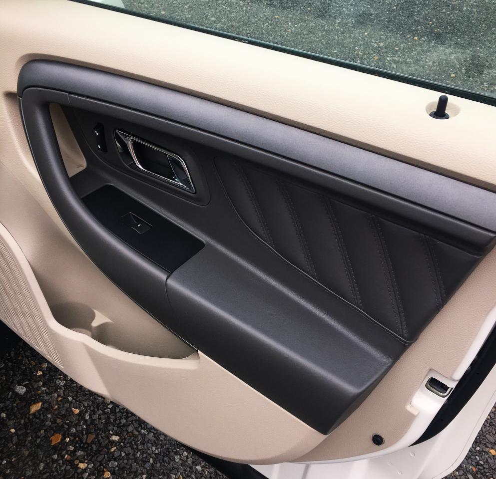 Ford Taurus 4dr Sdn SEL FWD 2011