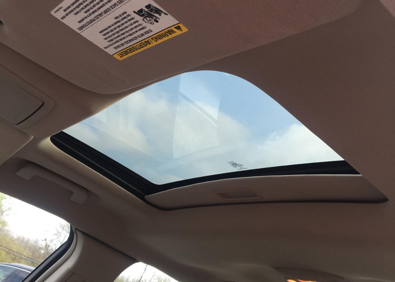 Ford Taurus 4dr Sdn SEL FWD 2011