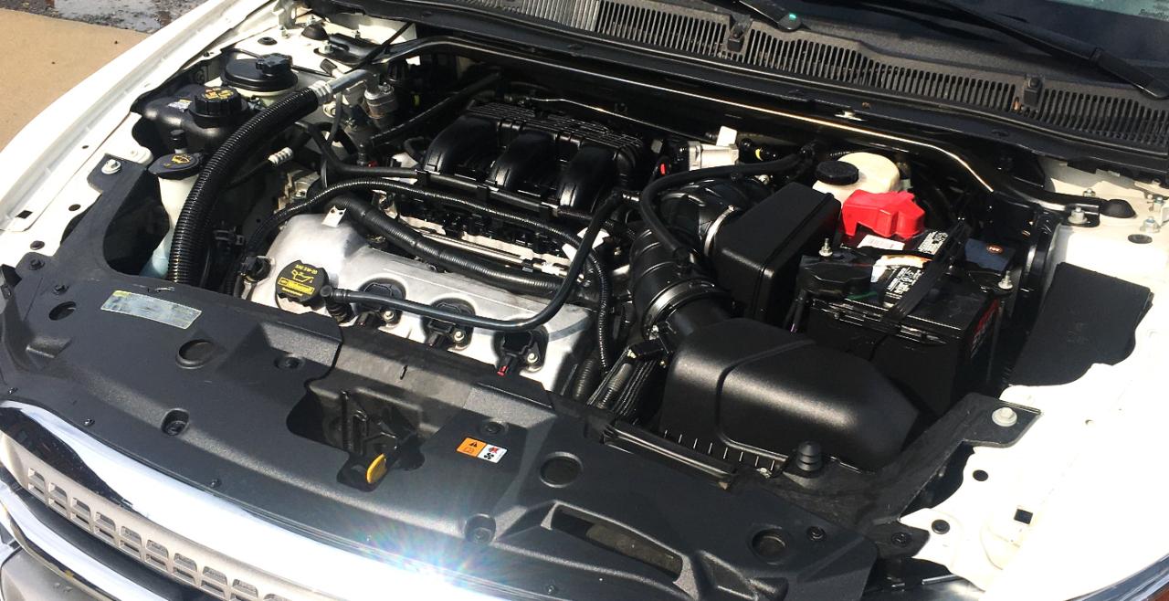 Ford Taurus 4dr Sdn SEL FWD 2011