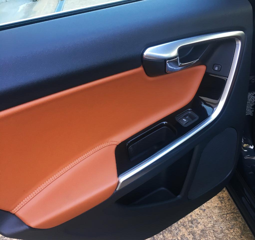 Volvo S60 2015.5 4dr Sdn T5 Platinum AWD 2015