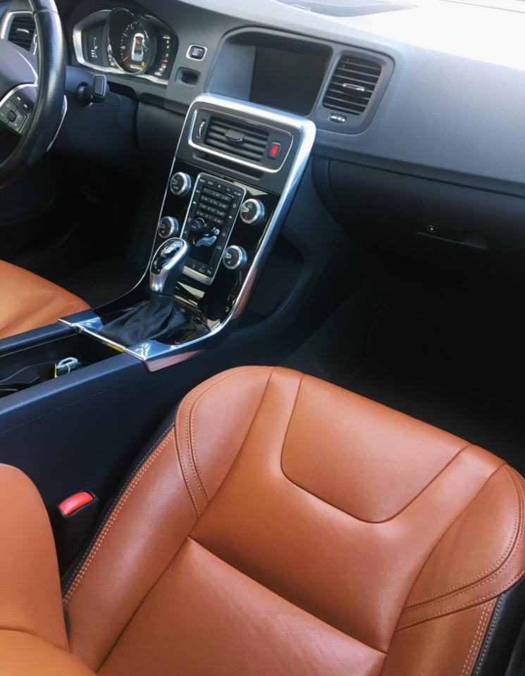 Volvo S60 2015.5 4dr Sdn T5 Platinum AWD 2015