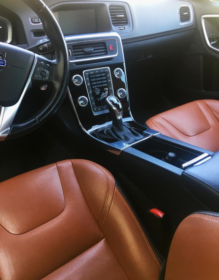 Volvo S60 2015.5 4dr Sdn T5 Platinum AWD 2015