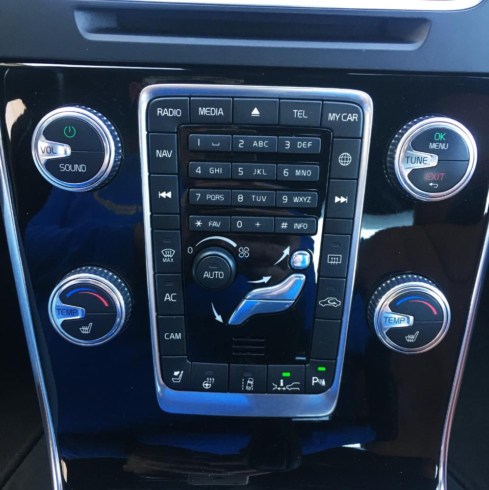 Volvo S60 2015.5 4dr Sdn T5 Platinum AWD 2015