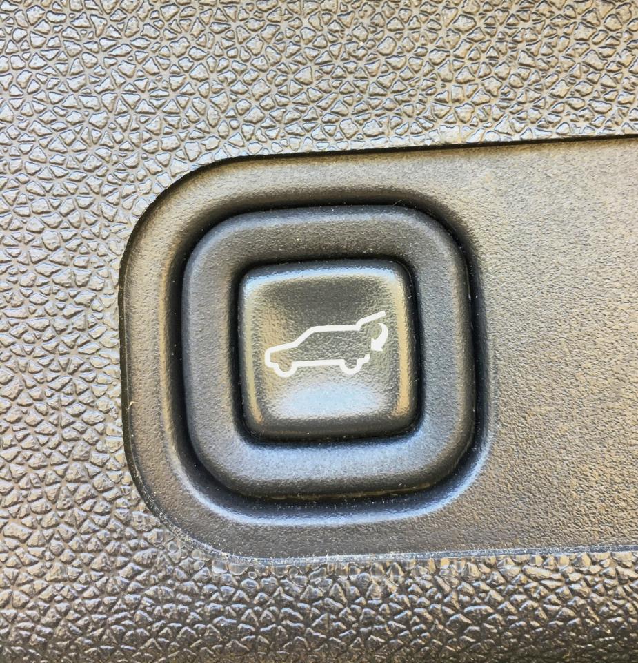 GMC Yukon 2WD 4dr 1500 SLT 2011