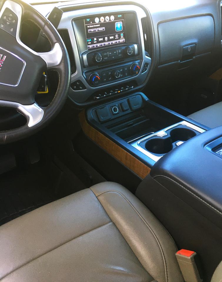 GMC Sierra 1500 4WD Crew Cab 143.5" SLT 2017