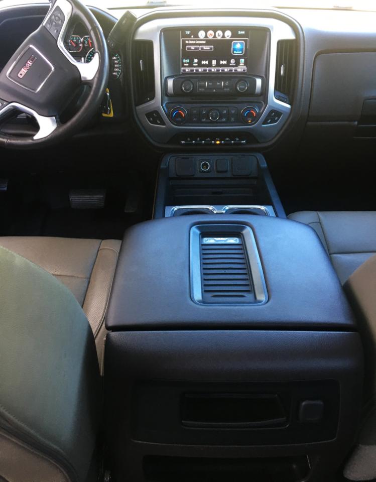 GMC Sierra 1500 4WD Crew Cab 143.5" SLT 2017