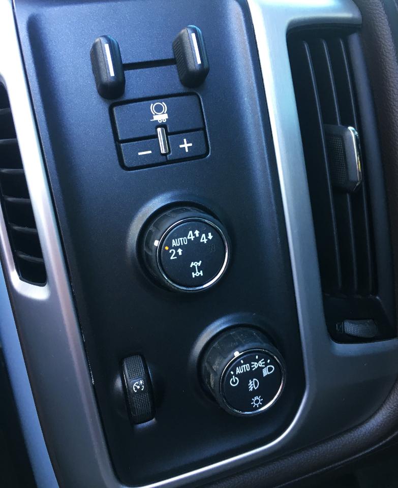 GMC Sierra 1500 4WD Crew Cab 143.5" SLT 2017