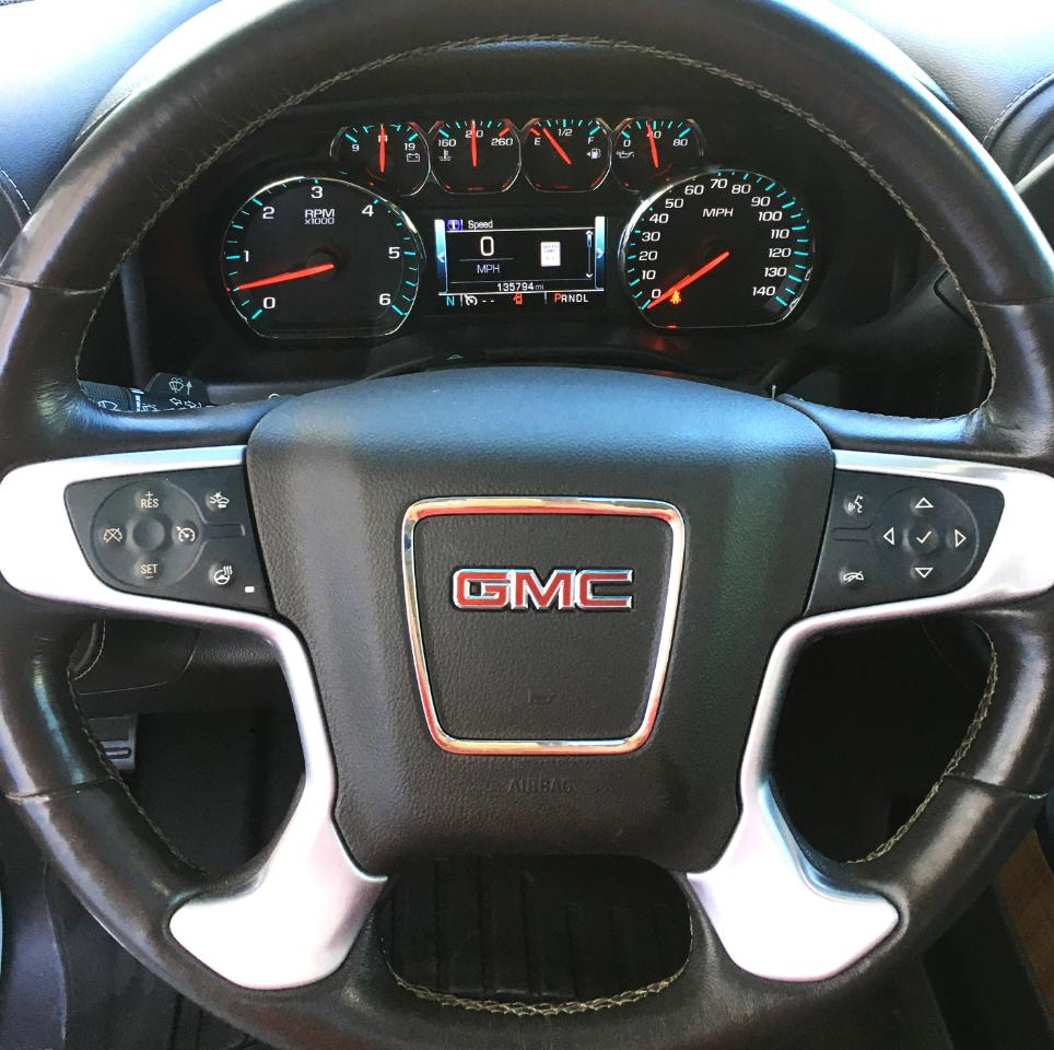 GMC Sierra 1500 4WD Crew Cab 143.5" SLT 2017