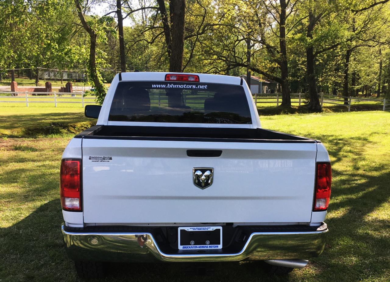 RAM 1500 Classic Tradesman 4x2 Quad Cab 6'4" Box 2022