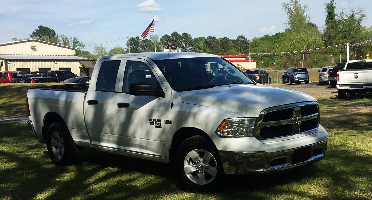RAM 1500 Classic Tradesman 4x2 Quad Cab 6'4" Box 2022