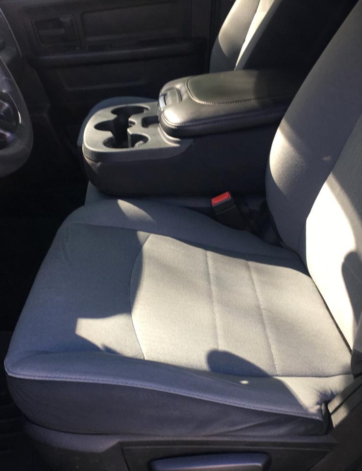 RAM 1500 Classic Tradesman 4x2 Quad Cab 6'4" Box 2022