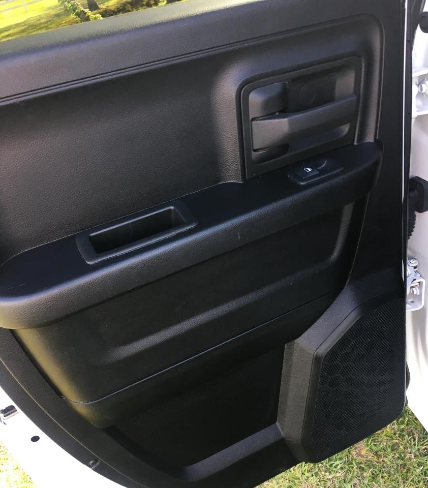 RAM 1500 Classic Tradesman 4x2 Quad Cab 6'4" Box 2022