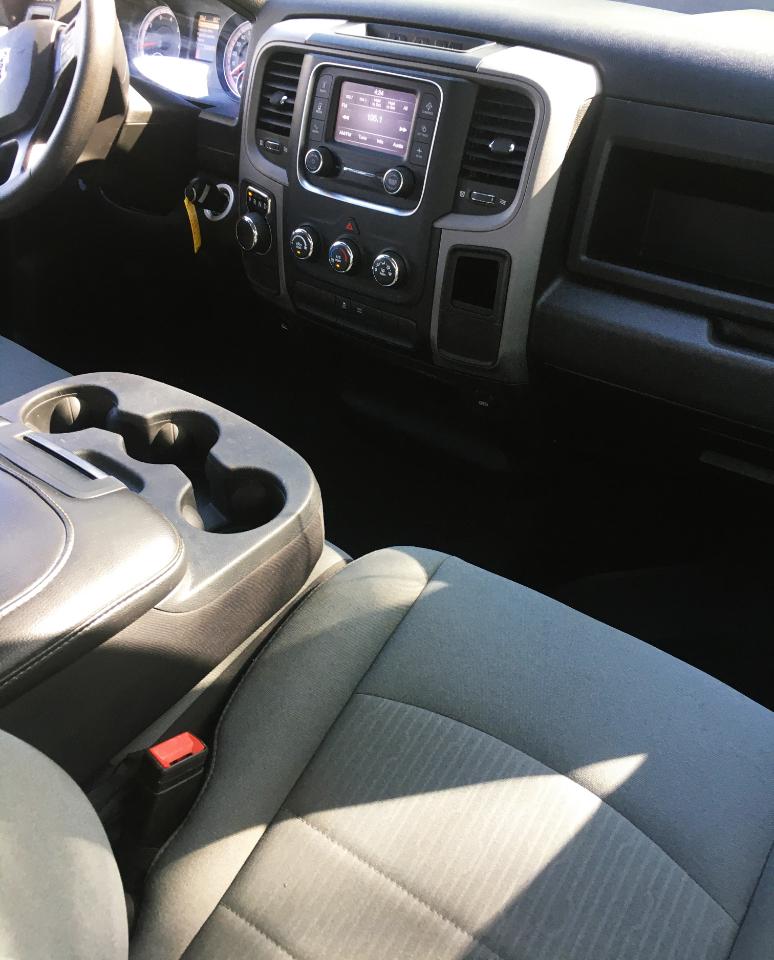 RAM 1500 Classic Tradesman 4x2 Quad Cab 6'4" Box 2022