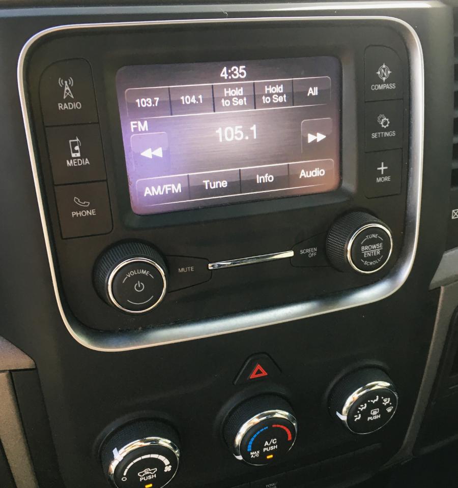 RAM 1500 Classic Tradesman 4x2 Quad Cab 6'4" Box 2022