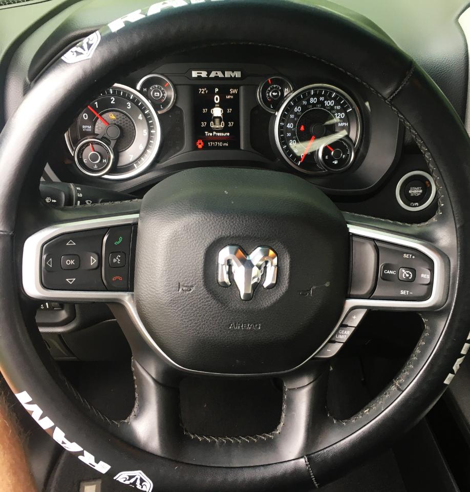 RAM 1500 Big Horn/Lone Star 4x4 Crew Cab 5'7" Box 2019