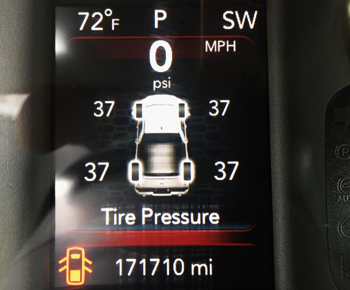 RAM 1500 Big Horn/Lone Star 4x4 Crew Cab 5'7" Box 2019