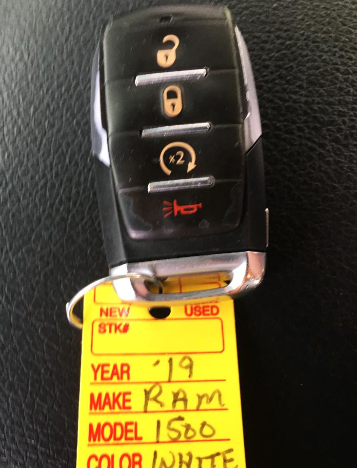 RAM 1500 Big Horn/Lone Star 4x4 Crew Cab 5'7" Box 2019