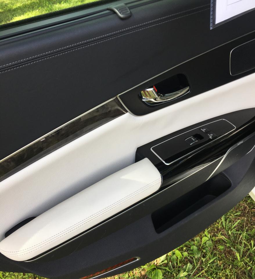 Kia K900 4dr Sdn Luxury 2015