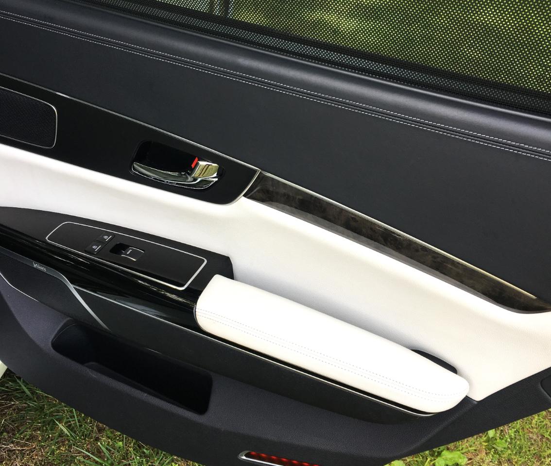 Kia K900 4dr Sdn Luxury 2015