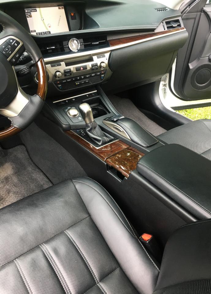 Lexus ES 350 4dr Sdn 2016