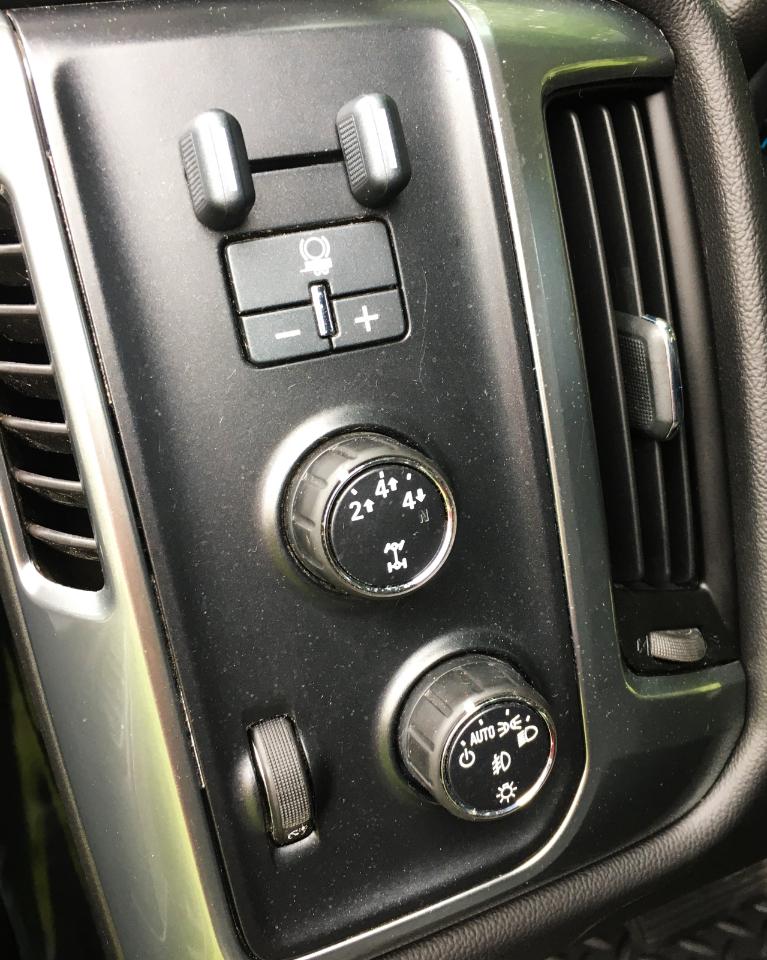 Chevrolet Silverado 2500HD 4WD Crew Cab 153.7" LT 2015