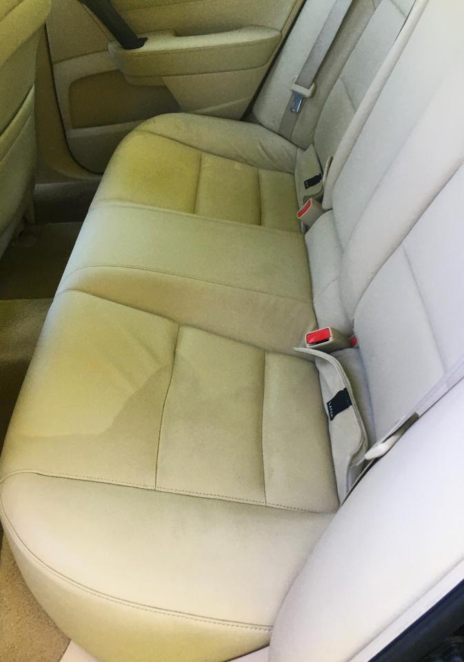 Acura TL 4dr Sdn 2WD 2010