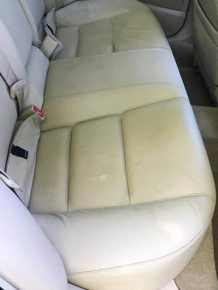 Acura TL 4dr Sdn 2WD 2010