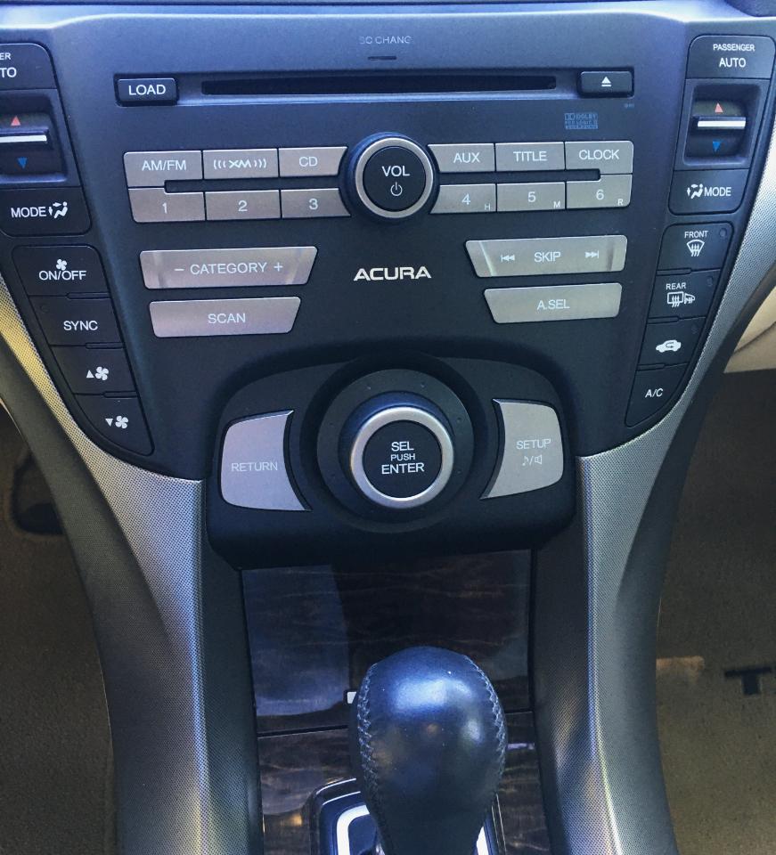 Acura TL 4dr Sdn 2WD 2010
