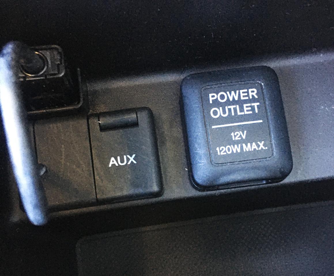 Acura TL 4dr Sdn 2WD 2010
