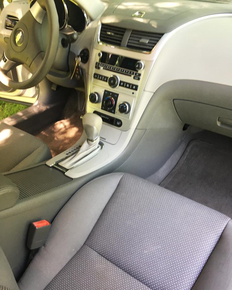 Chevrolet Malibu 4dr Sdn LS w/1LS 2010
