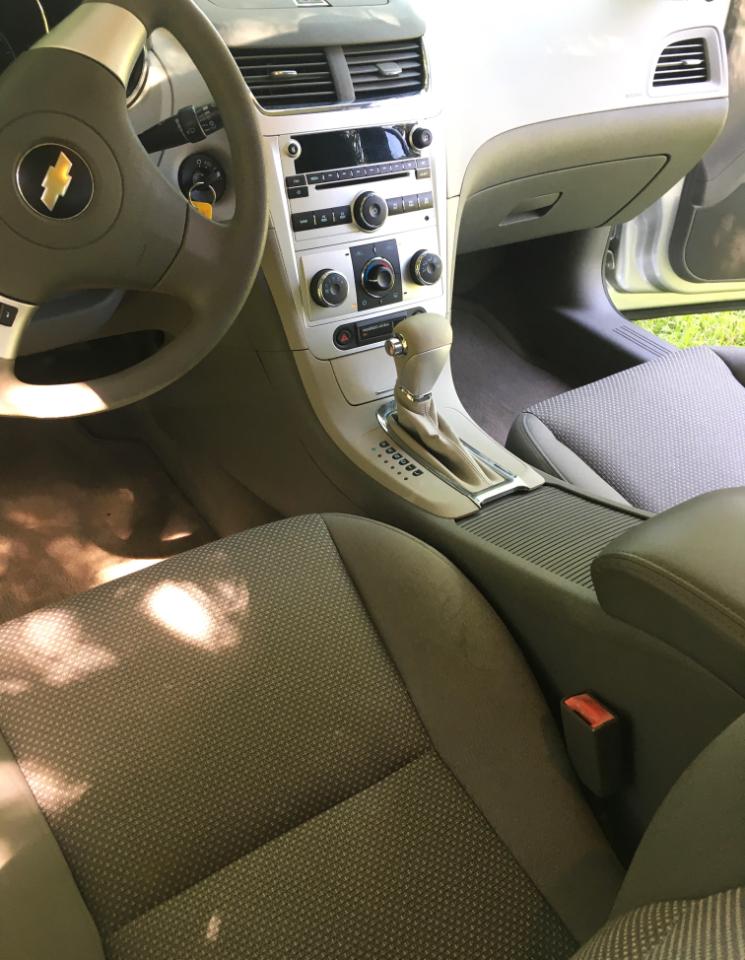 Chevrolet Malibu 4dr Sdn LS w/1LS 2010
