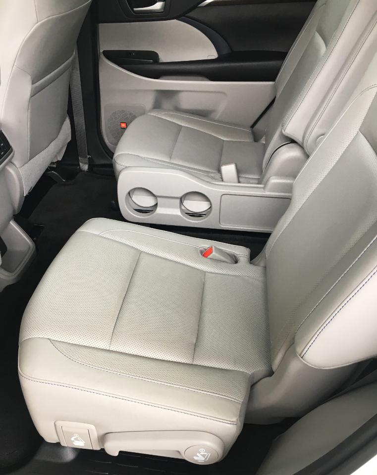 Toyota Highlander FWD 4dr V6 Limited (Natl) 2016