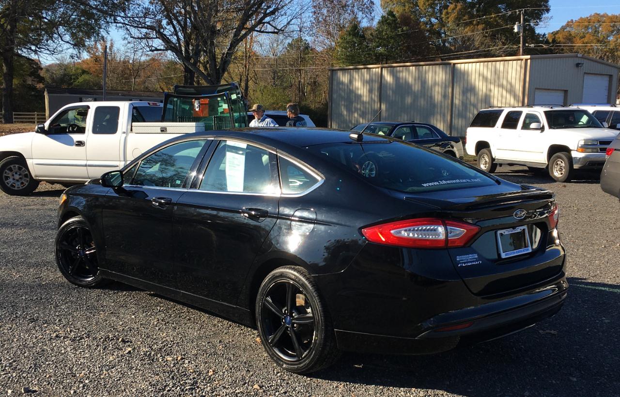Ford Fusion 4dr Sdn SE FWD 2016