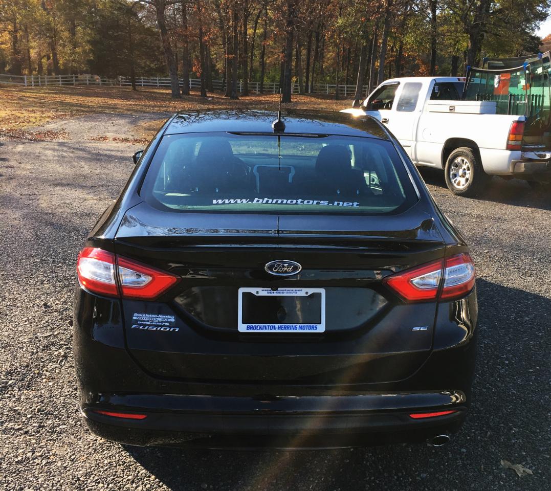 Ford Fusion 4dr Sdn SE FWD 2016