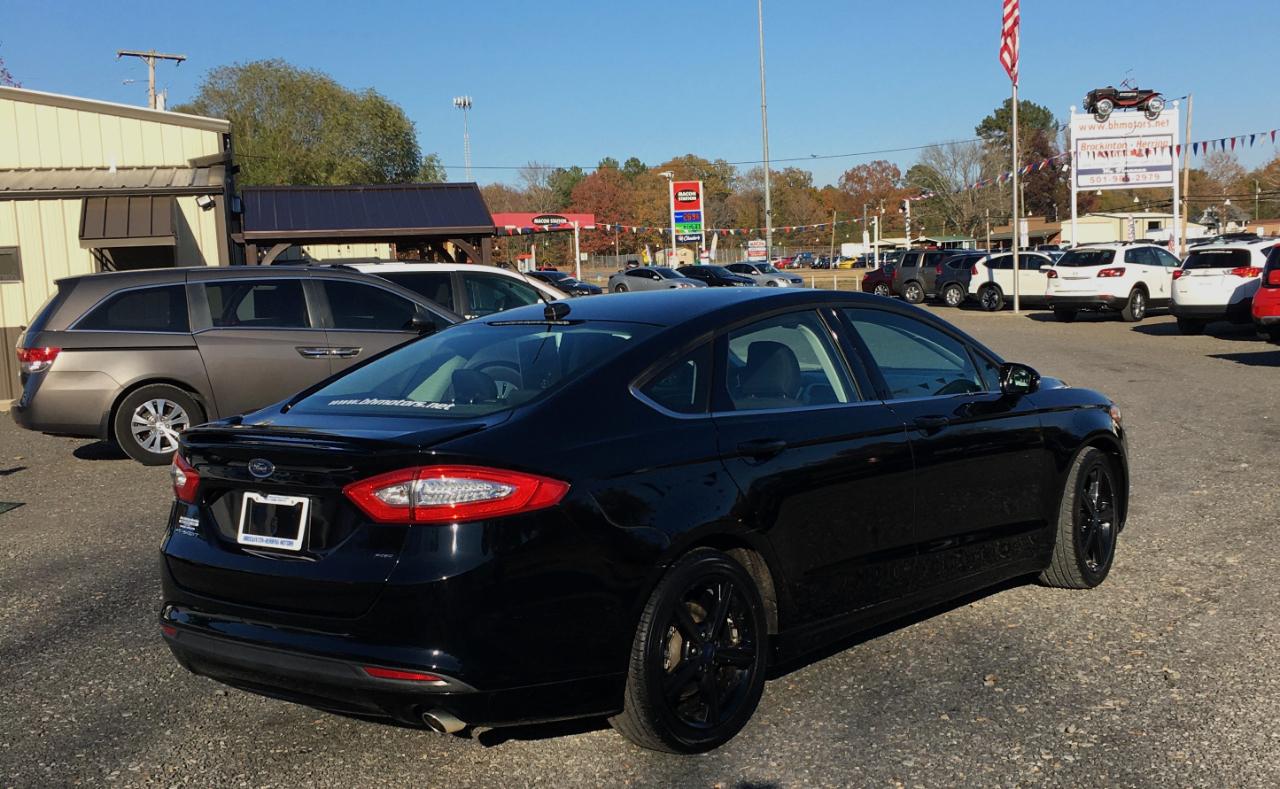 Ford Fusion 4dr Sdn SE FWD 2016
