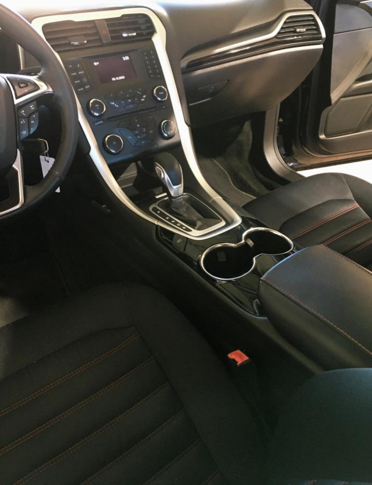 Ford Fusion 4dr Sdn SE FWD 2016