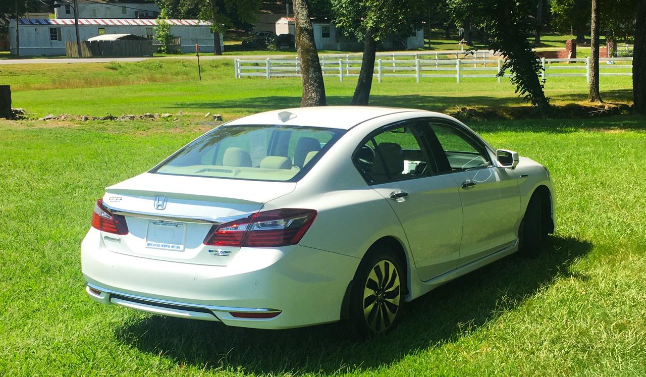 Honda Accord Hybrid Touring Sedan 2017