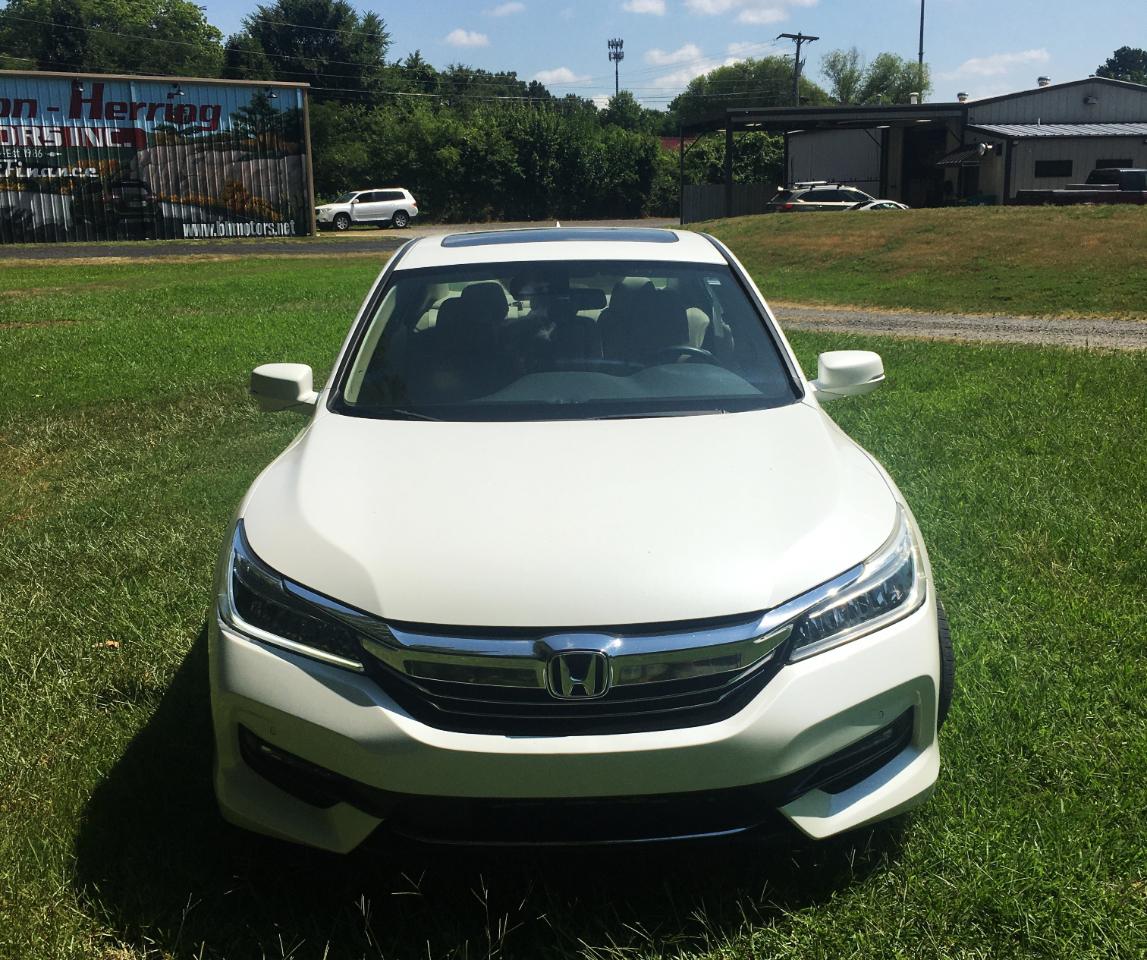 Honda Accord Hybrid Touring Sedan 2017